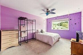 Coastal Getaway 5 Bedroom Home