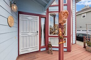 Coastal Getaway 5 Bedroom Home