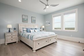 Fins & Feathers 3 Bedroom Home
