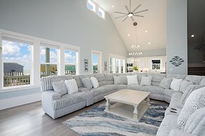 Fins & Feathers 3 Bedroom Home