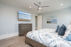 Fins & Feathers 3 Bedroom Home