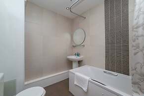 2 Bedroom Apartrment