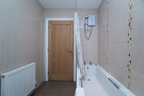 2 Bedroom Apartrment