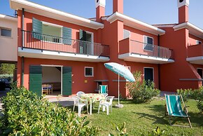 Bibione Escape Cozy Villetta With Pool and Garden