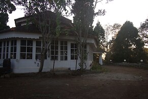 The Tredis Heritage by the Lake