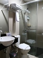 Sunflower Hotel Syariah Near Juanda