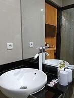 Sunflower Hotel Syariah Near Juanda