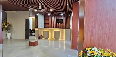 Sunflower Hotel Syariah Near Juanda