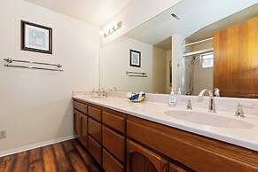 Eagle's Nest Cabin Pool Table Near Lake