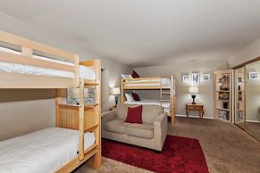 Eagle's Nest Cabin Pool Table Near Lake