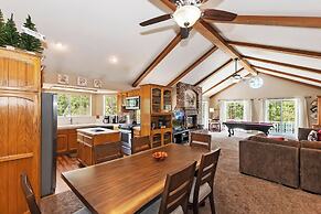 Eagle's Nest Cabin Pool Table Near Lake