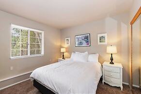 Eagle's Nest Cabin Pool Table Near Lake