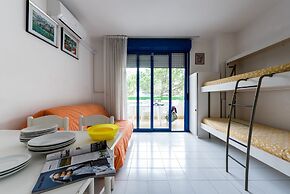 Cozy Studio With Lateral sea View in Bibione