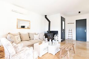 Charming Holiday Home With Private Garden