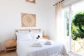 Charming Holiday Home With Private Garden