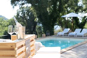 Charming Holiday Home With Private Garden