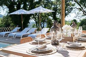Charming Holiday Home With Private Garden