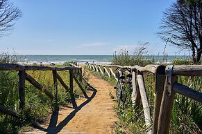 Cozy Flat With Lateral sea View in Bibione