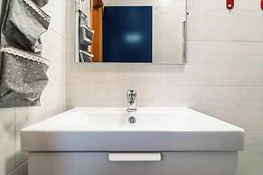 Cozy Flat With Lateral sea View in Bibione