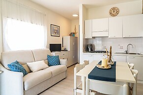 Cozy Flat With Lateral sea View in Bibione