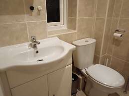 Stunning 4 BR Townhouse for 9