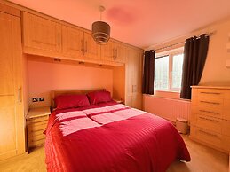 Stunning 4 BR Townhouse for 9