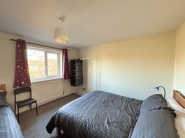 Stunning 4 BR Townhouse for 9