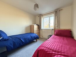 Stunning 4 BR Townhouse for 9