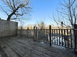 Stunning 4 BR Townhouse for 9