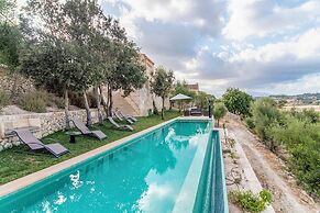 Cozy Mountain-view Villa