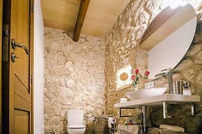 Cozy Mountain-view Villa