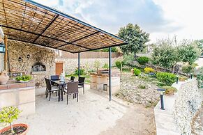 Cozy Mountain-view Villa