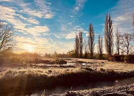 Docklodge Stay by the Water