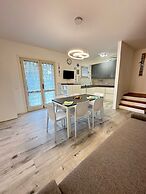 Renovated Villa by the sea With Private Garden