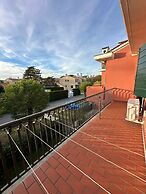 Renovated Villa by the sea With Private Garden