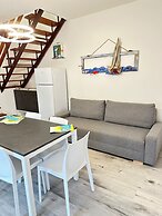 Renovated Villa by the sea With Private Garden