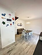 Renovated Villa by the sea With Private Garden