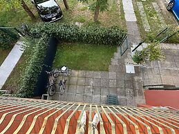 Renovated Villa by the sea With Private Garden