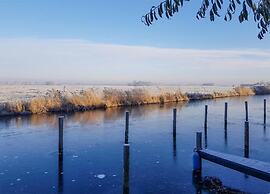 Waterfront Retreat, Friesland