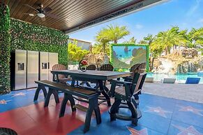 Luxury Mansion w Pool Sleeps 60