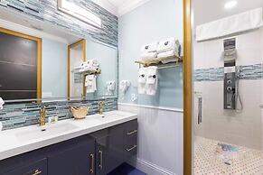 Luxury Mansion w Pool Sleeps 60