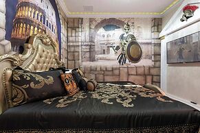 Luxury Mansion w Pool Sleeps 60