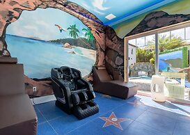 Luxury Mansion w Pool Sleeps 60