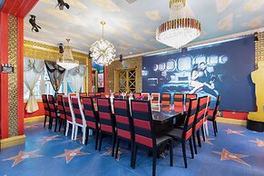 Luxury Mansion w Pool Sleeps 60