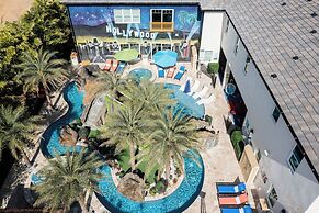 Luxury Mansion w Pool Sleeps 60