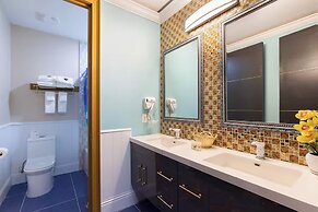 Luxury Mansion w Pool Sleeps 60