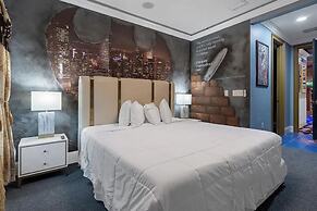 Luxury Mansion w Pool Sleeps 60