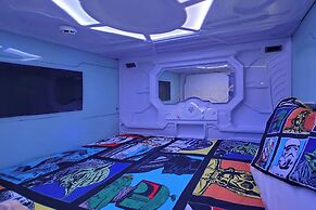 Luxury Mansion w Pool Sleeps 60