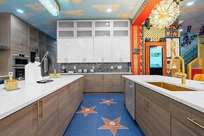 Luxury Mansion w Pool Sleeps 60