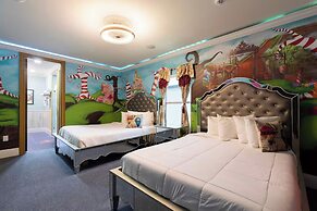 Luxury Mansion w Pool Sleeps 60